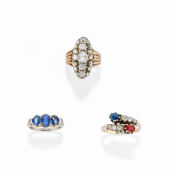 Tre anelli con pietre di colore e diamanti  - Asta Gioielli - Associazione Nazionale - Case d'Asta italiane