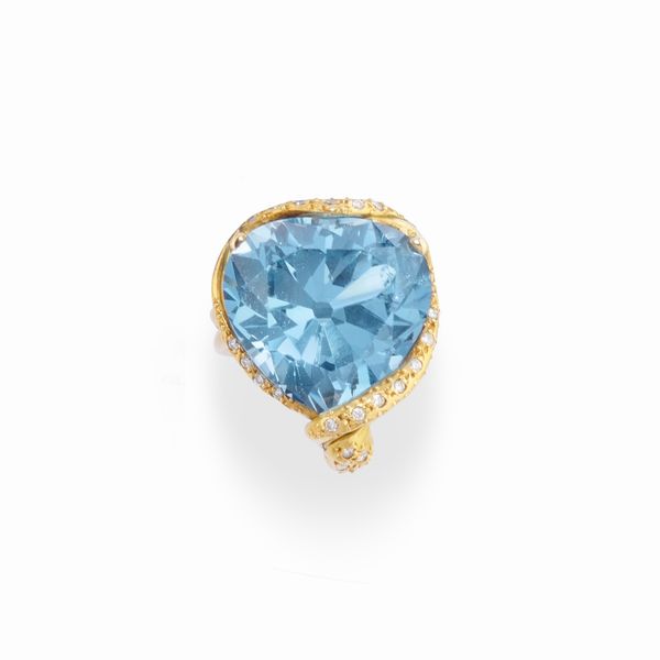 Anello con topazio azzurro  - Asta Gioielli - Associazione Nazionale - Case d'Asta italiane