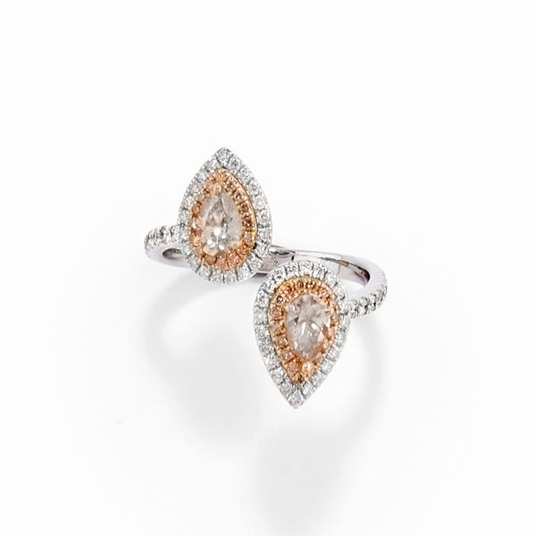 Anello con diamanti fancy color  - Asta Gioielli - Associazione Nazionale - Case d'Asta italiane