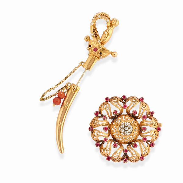 Due spille  - Asta Gioielli - Associazione Nazionale - Case d'Asta italiane