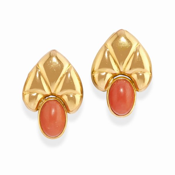 Tre coppie di orecchini e due pendenti  - Asta Gioielli - Associazione Nazionale - Case d'Asta italiane