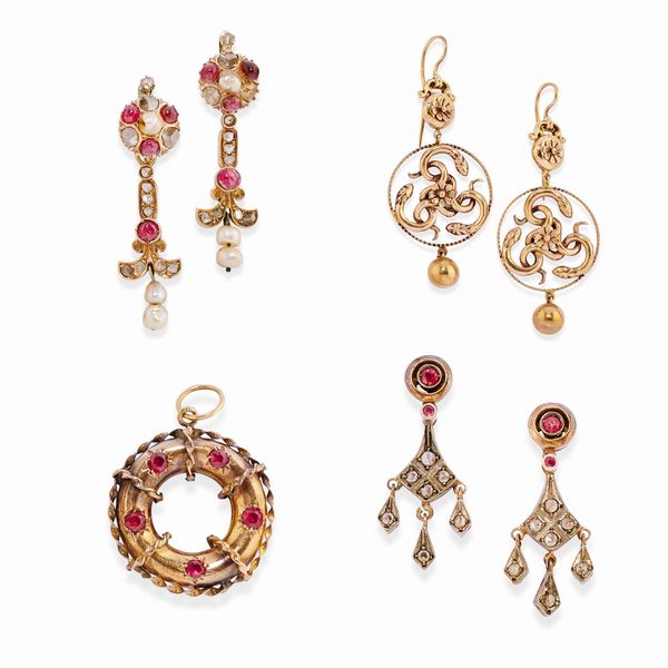 Tre coppie di orecchini e un pendente  - Asta Gioielli - Associazione Nazionale - Case d'Asta italiane