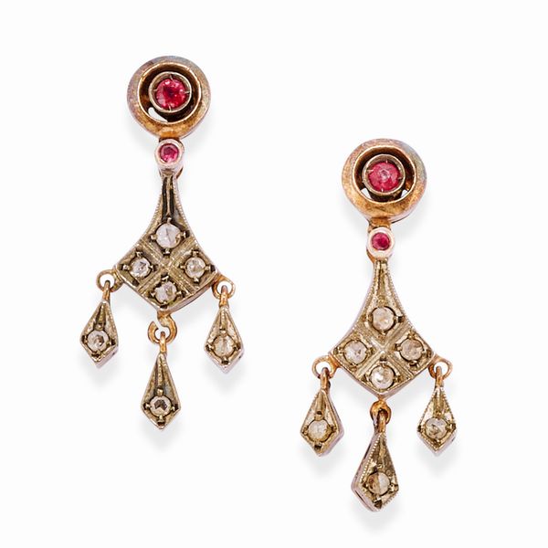 Tre coppie di orecchini e un pendente  - Asta Gioielli - Associazione Nazionale - Case d'Asta italiane