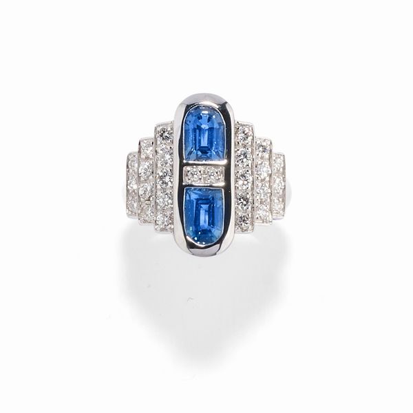 Anello con zaffiri  - Asta Gioielli - Associazione Nazionale - Case d'Asta italiane