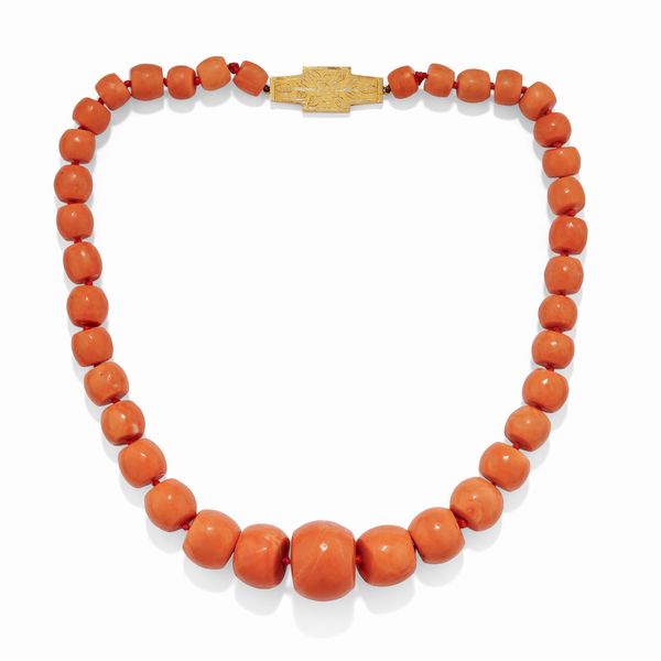 Collana con corallo  - Asta Gioielli - Associazione Nazionale - Case d'Asta italiane