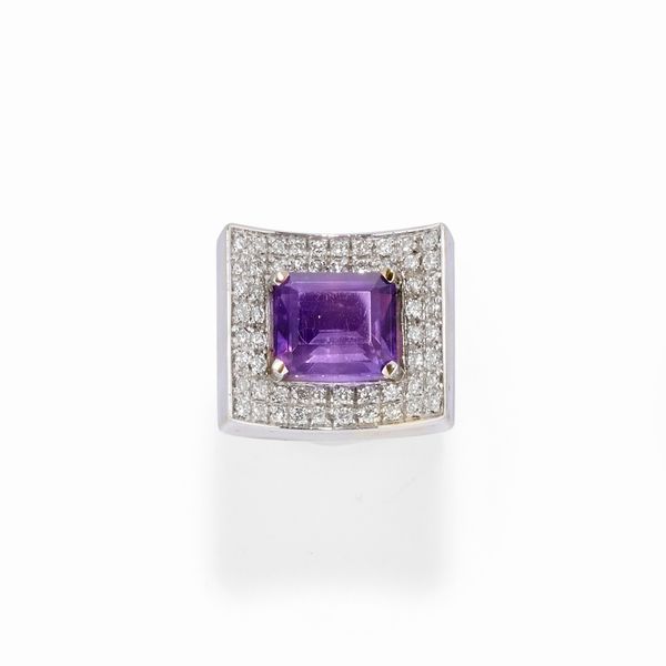 Anello con ametista  - Asta Gioielli - Associazione Nazionale - Case d'Asta italiane