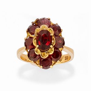 Due anelli con granati  - Asta Gioielli - Associazione Nazionale - Case d'Asta italiane