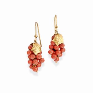 Tre coppie di orecchini e due pendenti  - Asta Gioielli - Associazione Nazionale - Case d'Asta italiane