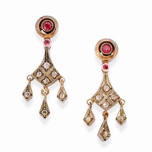 Tre coppie di orecchini e un pendente  - Asta Gioielli - Associazione Nazionale - Case d'Asta italiane