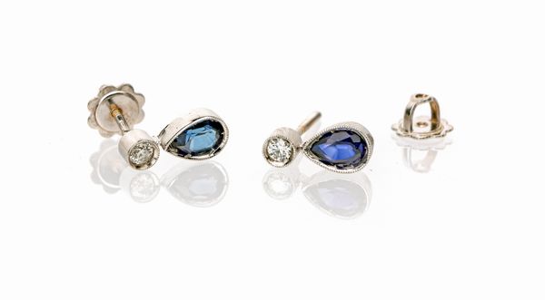 Coppia di orecchini in oro zaffiri e brillanti  - Asta Asta Gioielli e Orologi - Associazione Nazionale - Case d'Asta italiane