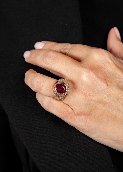 Anello in oro, brillanti e rubino  - Asta Asta Gioielli e Orologi - Associazione Nazionale - Case d'Asta italiane