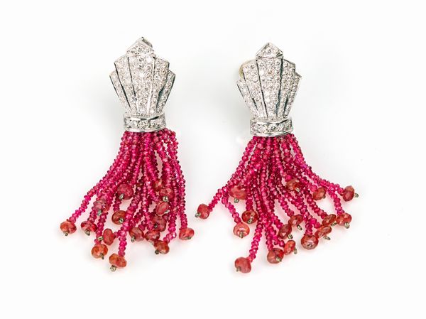 Orecchini in oro, brillanti e spinelli  - Asta Asta Gioielli e Orologi - Associazione Nazionale - Case d'Asta italiane