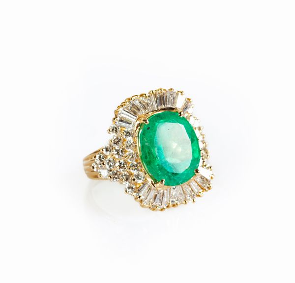 Anello in oro, brillanti e smeraldi  - Asta Asta Gioielli e Orologi - Associazione Nazionale - Case d'Asta italiane