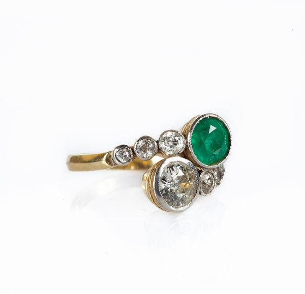 Anello contrari in oro, brillanti e smeraldo  - Asta Asta Gioielli e Orologi - Associazione Nazionale - Case d'Asta italiane