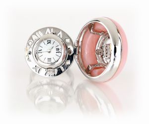 Anello con orologio in oro brillanti e smalto  - Asta Asta Gioielli e Orologi - Associazione Nazionale - Case d'Asta italiane