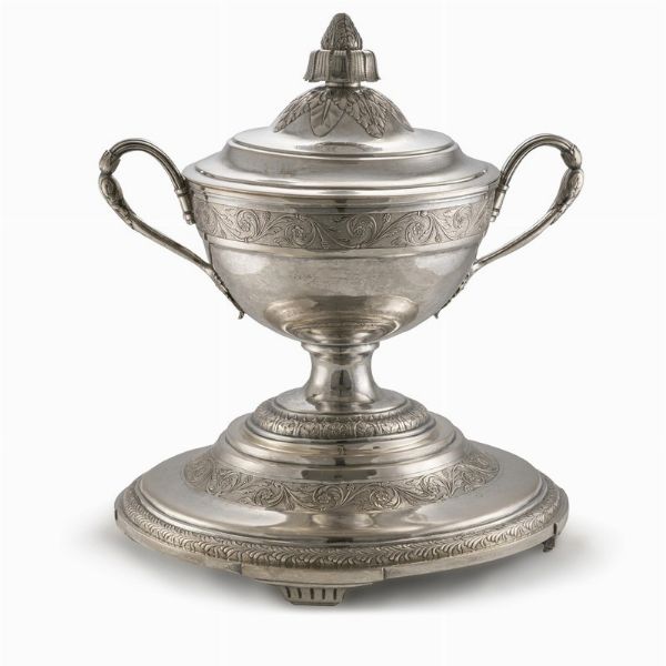 ZUPPIERA CON PRESENTOOIRE, AUGSBURG, FINE SECOLO XVIII  - Asta Argenti - Associazione Nazionale - Case d'Asta italiane