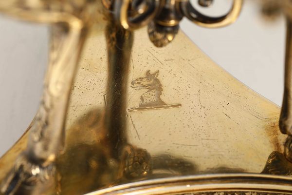 Coppia di alzate. Metallo dorato e vetro. Manifattura Elkington, Inghilterra XIX-XX secolo  - Asta L'Art de la Table - Associazione Nazionale - Case d'Asta italiane