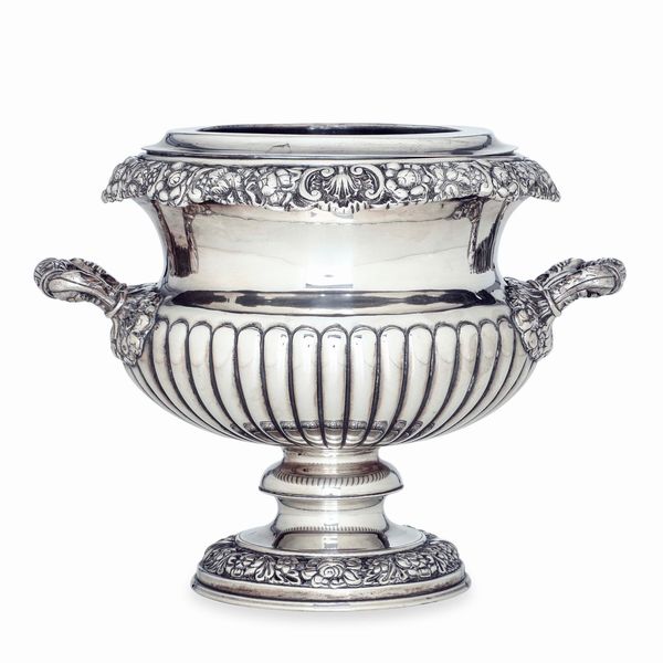 Rinfrescatoio biansato. Londra, 1817. Argentiere John Crouch  - Asta L'Art de la Table - Associazione Nazionale - Case d'Asta italiane