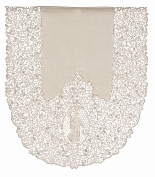 Una tovaglia e un centrino  - Asta L'Art de la Table - Associazione Nazionale - Case d'Asta italiane