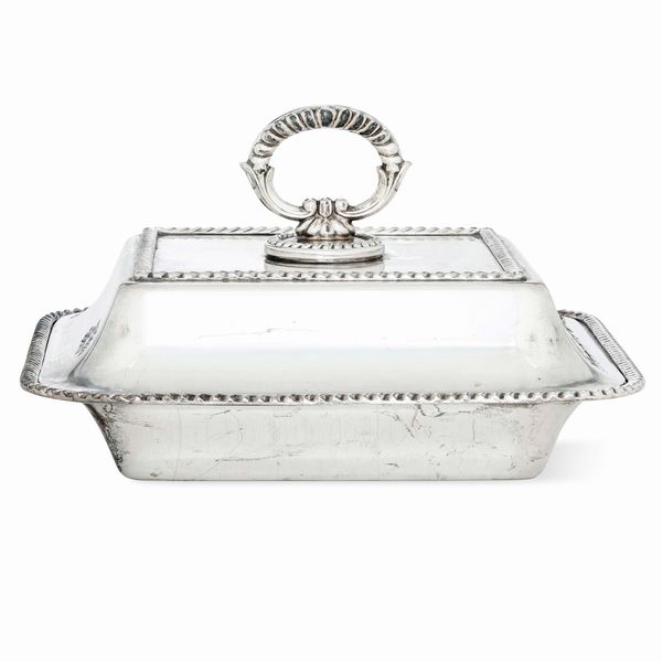 Legumiera. Argenteria milanese del XX secolo. Argentiere Alignani  - Asta L'Art de la Table - Associazione Nazionale - Case d'Asta italiane