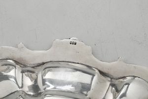 Servizio di ventiquattro piatti. Argenteria artistica italiana, prima metà del XX secolo  - Asta L'Art de la Table - Associazione Nazionale - Case d'Asta italiane