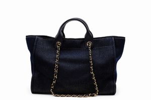 CHANEL : Borsa Deauville  - Asta Luxury Fashion - Associazione Nazionale - Case d'Asta italiane