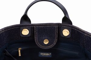 CHANEL : Borsa Deauville  - Asta Luxury Fashion - Associazione Nazionale - Case d'Asta italiane