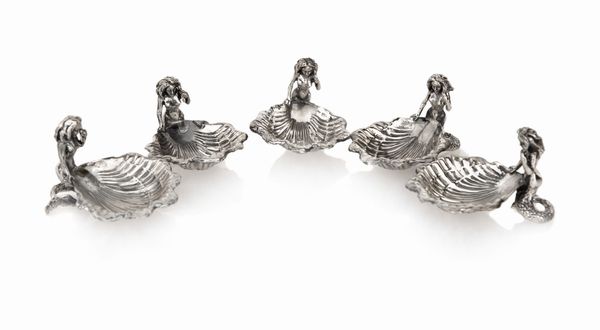 Cinque saliere in argento  800 con sirene  - Asta Argenti Antichi e da Collezione - Associazione Nazionale - Case d'Asta italiane
