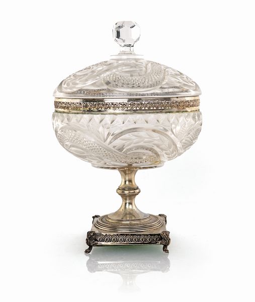 Coppa in vetro intagliato con coperchio montata in argento  - Asta Argenti Antichi e da Collezione - Associazione Nazionale - Case d'Asta italiane