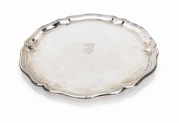 Piatto in argento 830/1000, Germania, post 1888, H.J. Wilm (Berlino) nr. 5920, realizzato dall'argentiere Wilkens M.H. & Sohne (Hemelingen - Brema)  - Asta Argenti Antichi e da Collezione - Associazione Nazionale - Case d'Asta italiane