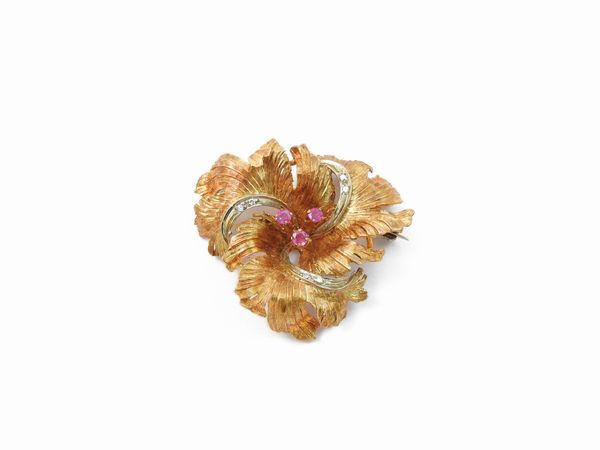 Spilla in oro giallo con rubini  - Asta Gioielli e Orologi - Associazione Nazionale - Case d'Asta italiane