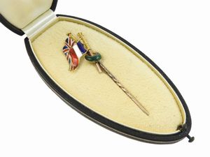 Spilla in oro a vario titolo e smalti policromi  - Asta Gioielli e Orologi - Associazione Nazionale - Case d'Asta italiane