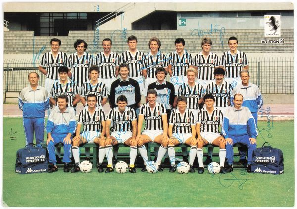 Calcio, Italia, fotografia JUVENTUS 1986-87 autografata  - Asta Antique Toys & Sports Memorabilia - Associazione Nazionale - Case d'Asta italiane