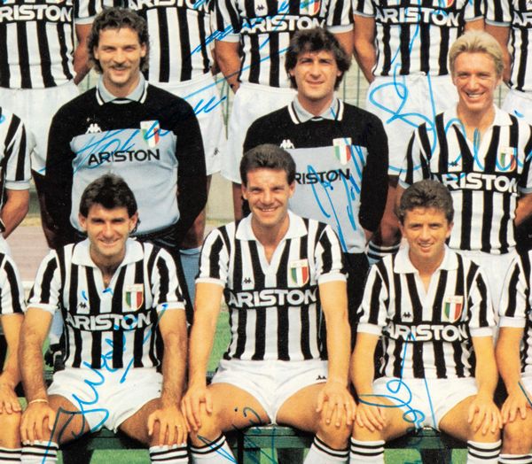 Calcio, Italia, fotografia JUVENTUS 1986-87 autografata  - Asta Antique Toys & Sports Memorabilia - Associazione Nazionale - Case d'Asta italiane