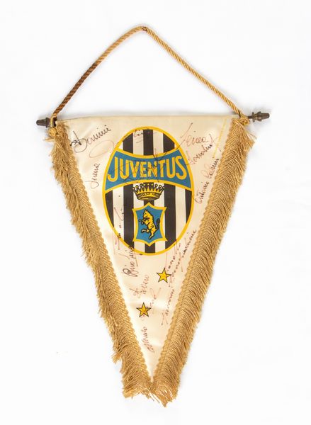 Calcio, Italia, JUVENTUS F.C. 1985 gagliardetto con autografi  - Asta Antique Toys & Sports Memorabilia - Associazione Nazionale - Case d'Asta italiane