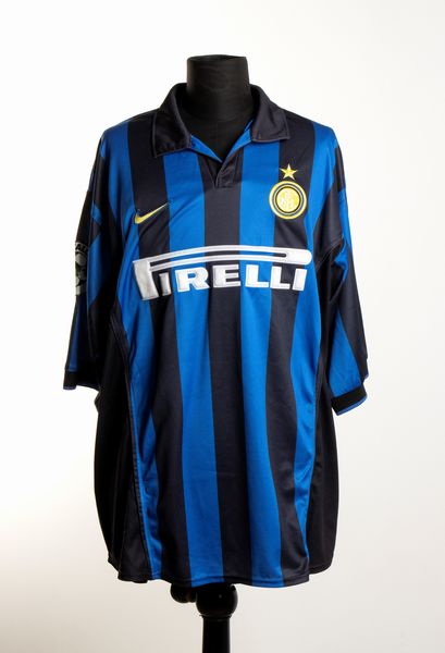 Calcio, Italia, FC INTER maglia Djorkaeff autografata  - Asta Antique Toys & Sports Memorabilia - Associazione Nazionale - Case d'Asta italiane
