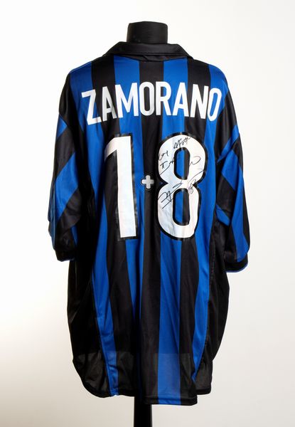 Calcio, Italia, FC INTER, maglia autografata Zamorano  - Asta Antique Toys & Sports Memorabilia - Associazione Nazionale - Case d'Asta italiane