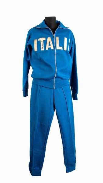 Calcio, Italia, tuta azzurra anni '60, Rino Marchesi  - Asta Antique Toys & Sports Memorabilia - Associazione Nazionale - Case d'Asta italiane