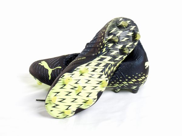 Calcio, Italia, SSC Napoli, Di Lorenzo scarpini autografati  - Asta Antique Toys & Sports Memorabilia - Associazione Nazionale - Case d'Asta italiane