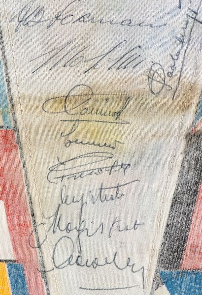 Calcio, Italia, mondiali CILE 1962 gagliardetto autografato  - Asta Antique Toys & Sports Memorabilia - Associazione Nazionale - Case d'Asta italiane