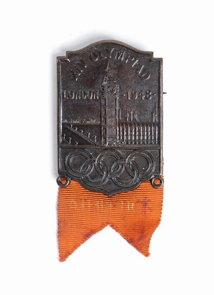 Olimpiadi, Londra 1948, badge Atletica  - Asta Antique Toys & Sports Memorabilia - Associazione Nazionale - Case d'Asta italiane