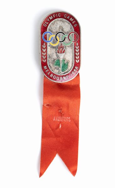 Olimpiadi, Melbourne 1956, badge Atleta  - Asta Antique Toys & Sports Memorabilia - Associazione Nazionale - Case d'Asta italiane