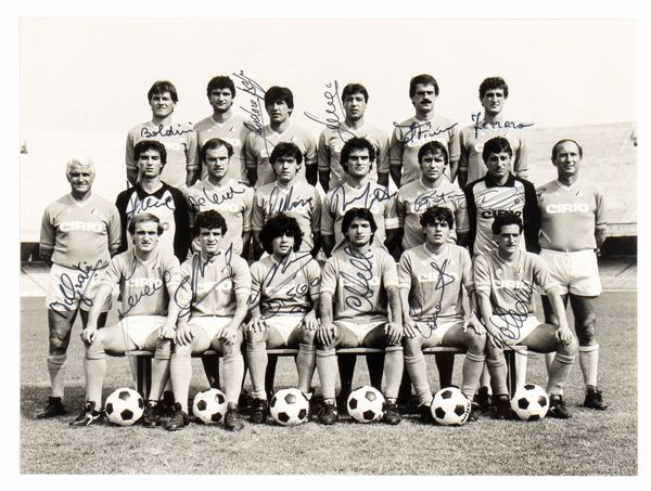 Calcio, Italia, NAPOLI Football Club foto con autografi 1984-85  - Asta Antique Toys & Sports Memorabilia - Associazione Nazionale - Case d'Asta italiane