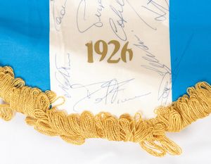 Calcio, Italia, Napoli gagliardetto anni '80 con autografi  - Asta Antique Toys & Sports Memorabilia - Associazione Nazionale - Case d'Asta italiane