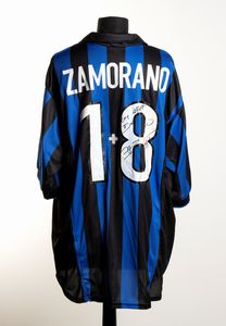 Calcio, Italia, FC INTER, maglia autografata Zamorano  - Asta Antique Toys & Sports Memorabilia - Associazione Nazionale - Case d'Asta italiane