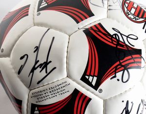 Calcio, Italia, pallone cuoio autografato AC MILAN  - Asta Antique Toys & Sports Memorabilia - Associazione Nazionale - Case d'Asta italiane