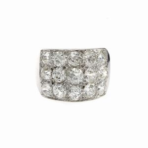 Anello a fascia in oro bianco 18kt e diamanti  - Asta Gioielli Orologi | Fashion Vintage - Associazione Nazionale - Case d'Asta italiane