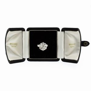 Bulgari anello in platino con diamante ct 8,12  - Asta Gioielli Orologi | Fashion Vintage - Associazione Nazionale - Case d'Asta italiane