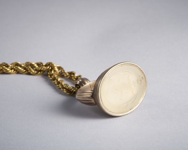 . : Collana dorata con sigillo inciso in cristallo di rocca.  - Asta GIOIELLI - OROLOGI - ALL I WANT FOR CHRISTMAS Online - Associazione Nazionale - Case d'Asta italiane