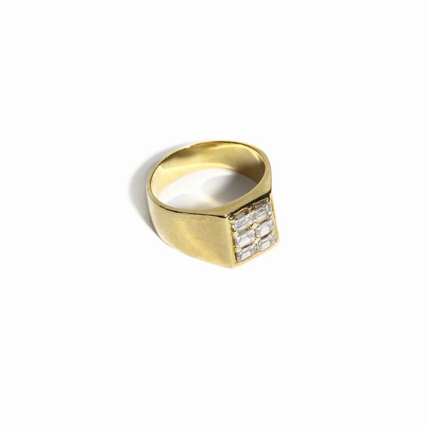 . : Anello in oro giallo 18k con 6 diamanti taglio smeralo di 1,70 ct. ca.  - Asta GIOIELLI - OROLOGI - ALL I WANT FOR CHRISTMAS Online - Associazione Nazionale - Case d'Asta italiane